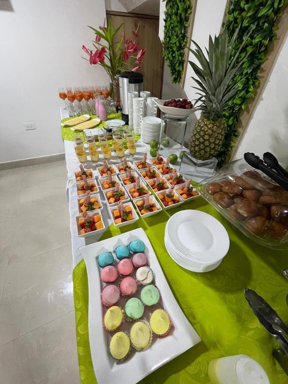 Hotel Wampushkar Zamora Екстер'єр фото